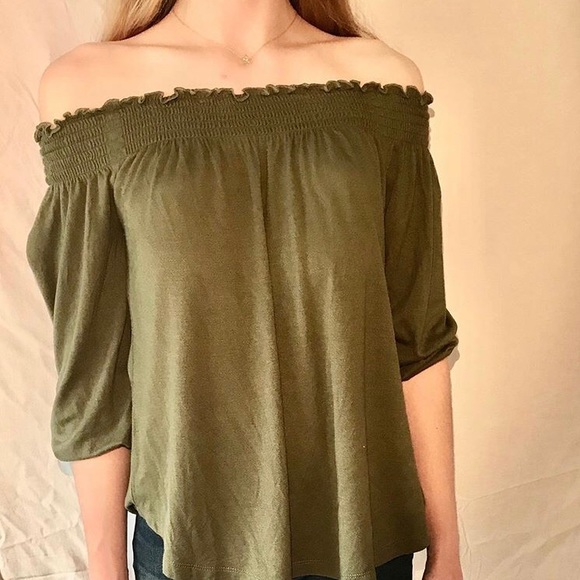 Pink Republic | green off the shoulder top- size S - Picture 2 of 5